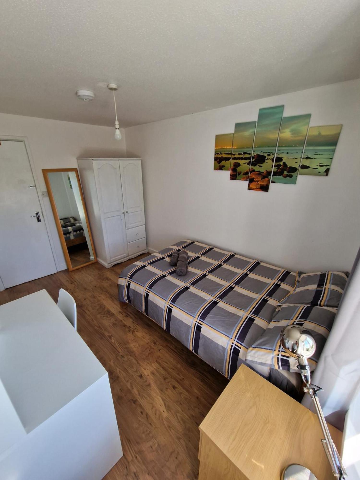 Cozy Double Bedroom In Zone 1-2 Alloggio in famiglia *